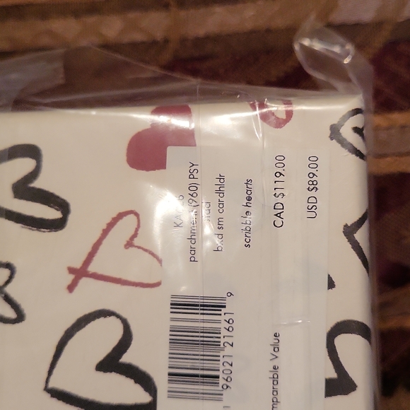 Kate spade  Firm Hp  heart leather boxed bagged tagged leather card holder ♥️ - Picture 4 of 9